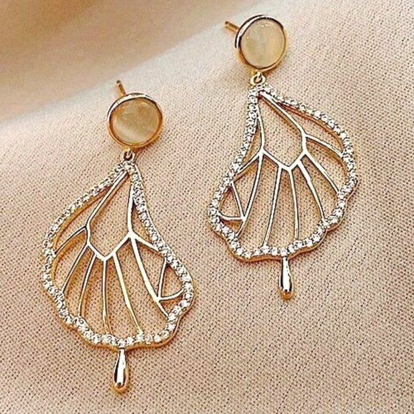 Earrings Sea Fan Design Drop Gold Plate Crystals & MOP Posts NWT Perfect M358 - Picture 3 of 3